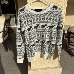 Forever 21 Winter Sweater S